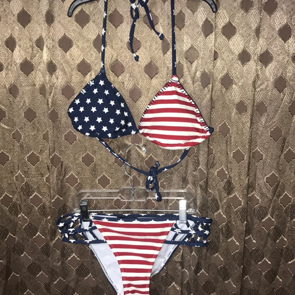 P.S. Erin Wasson bikini swimsuit.